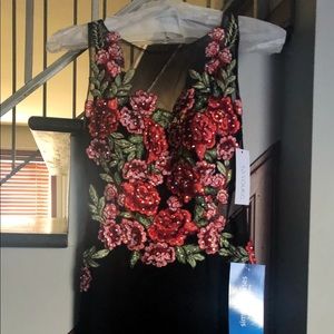 Gorgeous BNWT full length gown. Size S